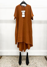 Load image into Gallery viewer, 100.100BORG - LINEN OVERSIZED TEE DRESS - BURNT ORANGE