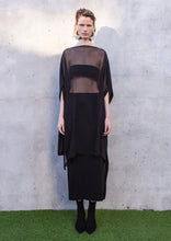 Load image into Gallery viewer, 014S.017BLK - SILK LONG BOXY TUNIC - BLACK
